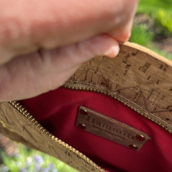 Hammitt small cork Tony. GUC Gold Hardware - Picture 6 of 11